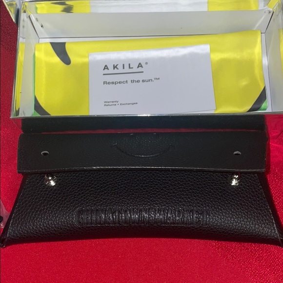 Akila Chinatown Black Round Smiley Sunglasses - Picture 5 of 7